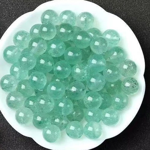 Custom Green Gemstone Bracelet by Velastrand